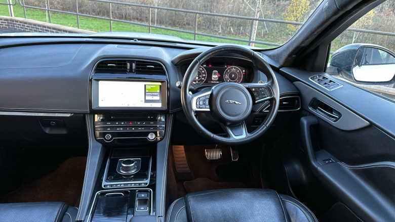 Jaguar F-Pace 2.0d [180] Chequered Flag 5dr Auto AWD Diesel Estate